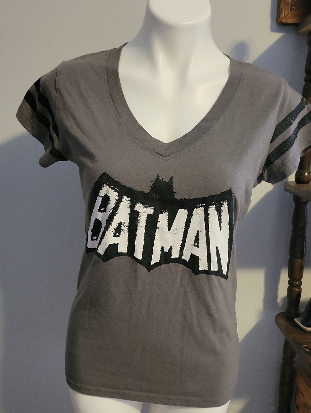 DC Comics Black and White Batman Logo Tee...size XL (15-17)
